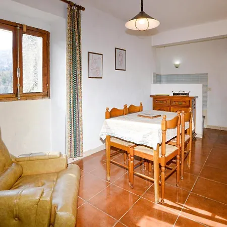 Apartment Gorgeous In Carcheto Brustico