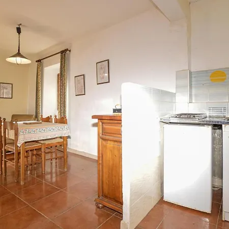 아파트 Gorgeous In Carcheto Brustico